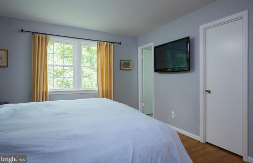 629 Goldsborough Dr, Rockville MD 20850-1905 exterior