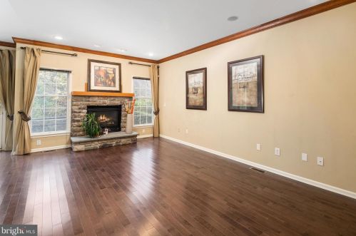 47 Tree Swallow Dr, Princeton NJ 08540-6134 exterior