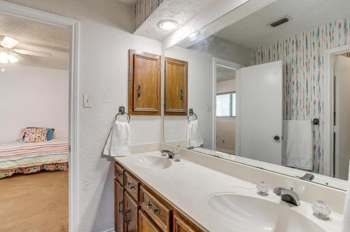 3500 Bellah Ct, Irving TX 75062-3624 exterior