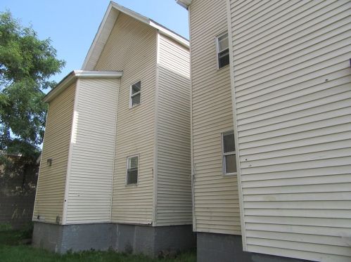 8 Stebbins St, Springfield MA 01109-4217 exterior