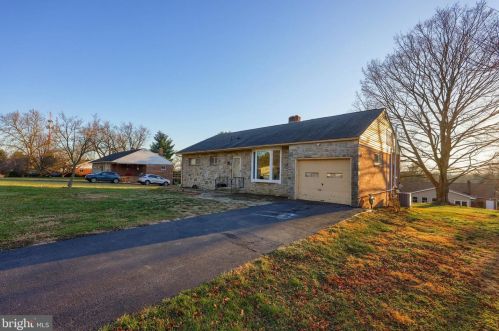 12 Gable Park Rd, Lancaster, PA 17603-6413