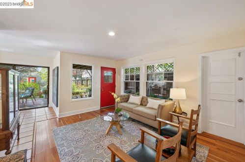 2122 Sacramento St, Berkeley CA 94702-1905 exterior