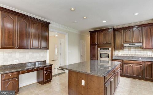 13779 Travilah Rd, Rockville MD  20850-3532 exterior