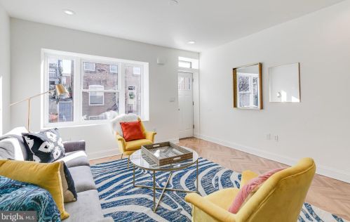 1009 Greenwich St, Philadelphia PA 19147-6409 exterior