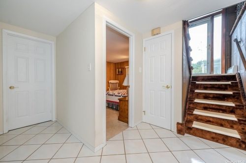 13 Dawson Dr, Valley Stream NY 11581-2939 exterior