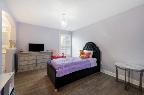 9624 Park Village Dr, Tampa FL  33626-5135 exterior