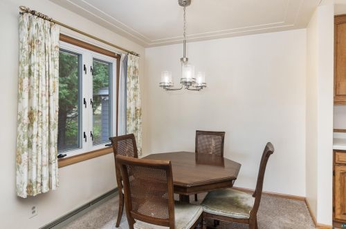 1815 Kenwood Dr, Duluth MN 55811-1652 exterior