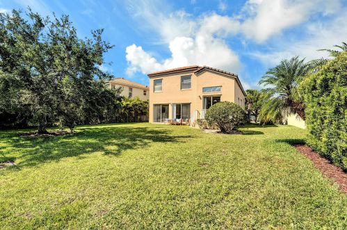 11753 Bennington Cir, Fort Pierce FL  34987-2717 exterior