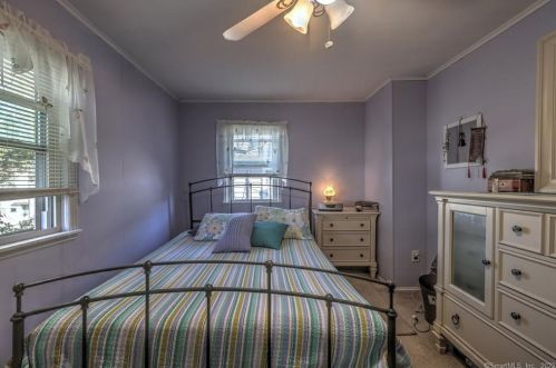 11 Deerfield Ave, Milford CT 06460-7317 exterior