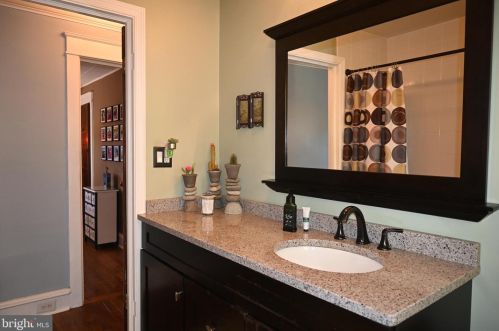 23 Knowles Ave, Manor PA 19036-2104 exterior