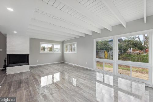 4000 Javins Dr, Alexandria VA  22310-2037 exterior