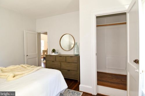 1023 19 St, Arlington VA 22202-1611 exterior