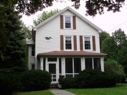 196 Melrose St, Newton, MA 02466-1111