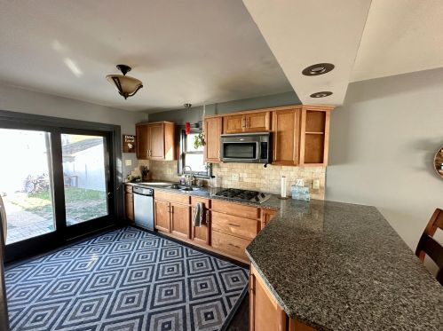 9312 Metcalf Pl, Milwaukee WI  53222-2649 exterior