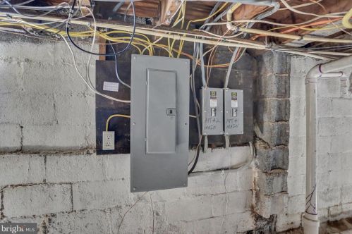 102 Newark St, Littlestown PA 17340-1208 exterior