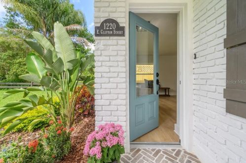 1220 Clifton St, Tampa FL  33604-6810 exterior