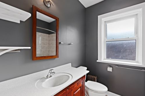 2219 Rosemont Ave, Chicago IL 60659-2195 exterior