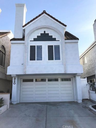 320 Rossmore Dr, Oxnard CA  93035-4465 exterior