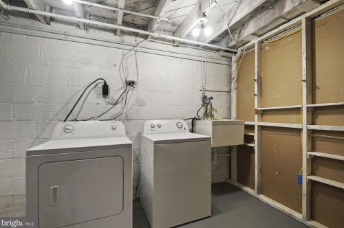 10300 Insley St, Silver Spring MD  20902-4931 exterior