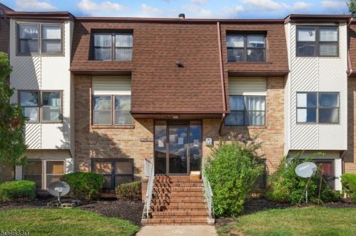 1944 Raspberry Ct, Edison, NJ 08817-2731