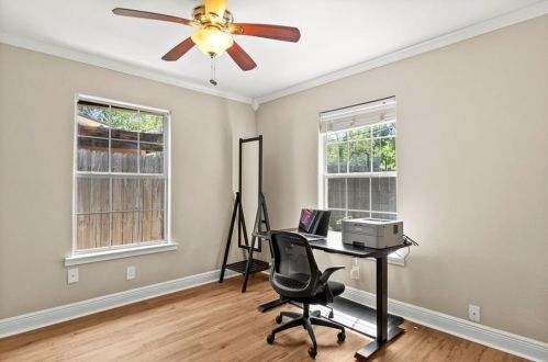 6609 Cruz St, Austin TX 78741-3519 exterior