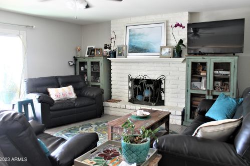 13046 37 Ave, Phoenix AZ 85053-7610 exterior