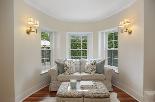 88 Kings Hwy, Westport CT 06880-2422 exterior