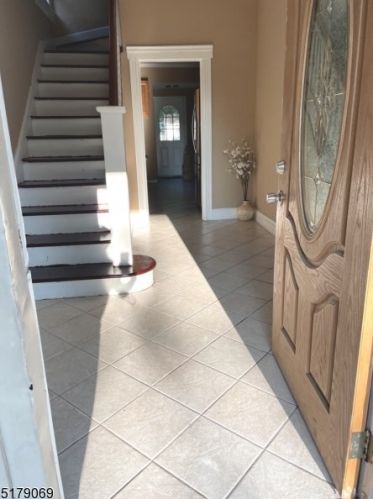 38 Bernard Ave, Edison NJ 08837-3431 exterior