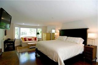 138 South Rd, Chilmark, MA 02535-2622