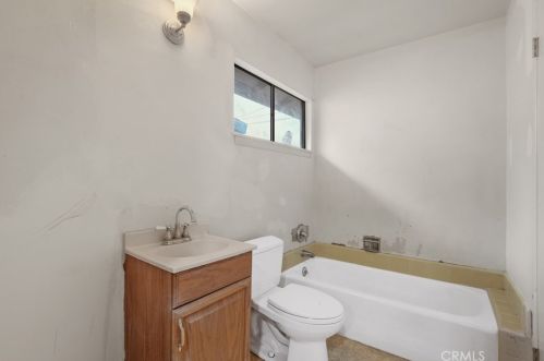 831 Maplewood Ave, Fullerton CA  92832-2625 exterior