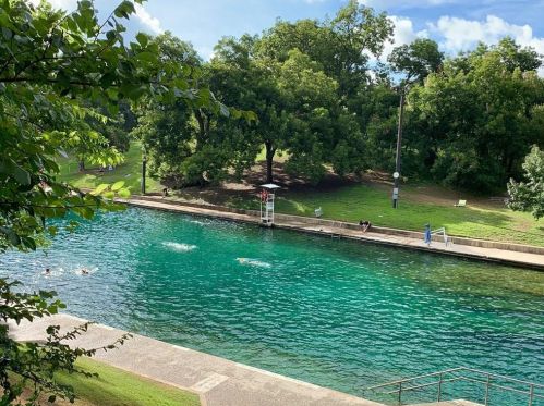 900 2nd St, Austin TX  78702-4213 exterior