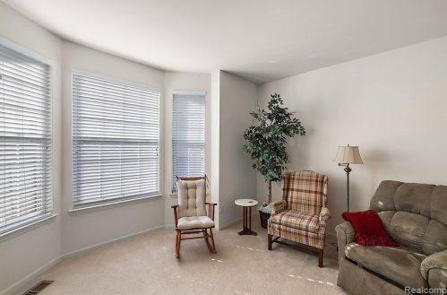 1342 Alameda Blvd, Troy MI 48085-6739 exterior