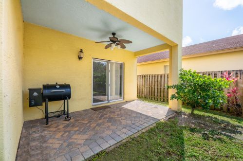 9500 Portside Dr, Fort Pierce FL  34945-3313 exterior