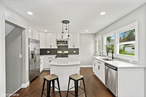 773 Willow Rd, Elmhurst IL  60126-1766 exterior