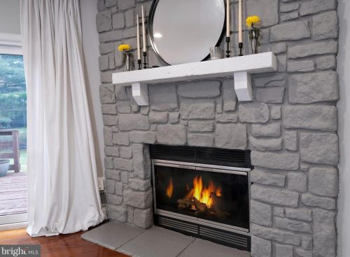 9 Cliveden Ct, Trenton NJ 08648-1400 exterior