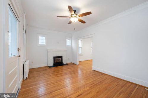 16 Masonic View Ave, Alexandria VA  22301-2204 exterior