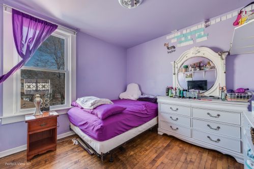 5755 Washtenaw Ave, Chicago IL 60659-3912 exterior