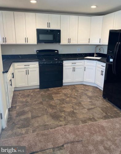 5306 Glenloch St, Philadelphia PA 19135-2718 exterior