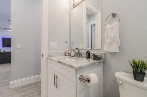 3502 Mcelroy Ave, Tampa FL 33611-3606 exterior