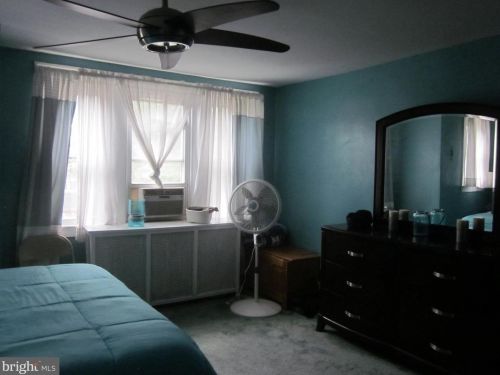 3305 Englewood St, Philadelphia PA 19149-1613 exterior