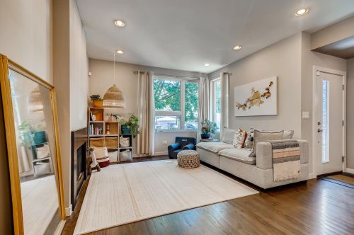 4414 Bernard St, Chicago, IL 60625-5412