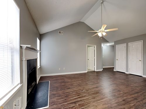 5272 Shirewick Dr, Lithonia GA  30058-3861 exterior