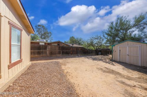 55 King Rd, Tucson AZ 85705-3217 exterior