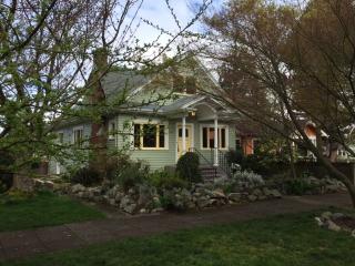 3007 38th Ave, Seattle WA  98126-2219 exterior