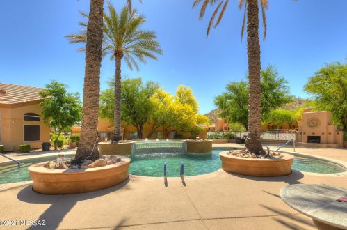 7050 Sunrise Dr, Tucson AZ  16105-1317 exterior