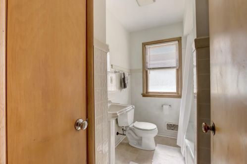 1033 88, Milwaukee WI 53214-2928 exterior