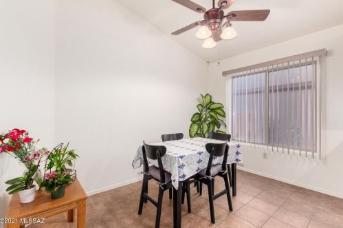 2425 Calle Sierra Del Manantial, Tucson AZ 85706-5052 exterior