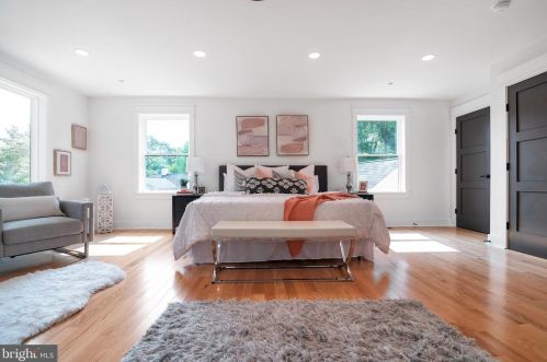 102 Ritchie Ave, Silver Spring MD  20910-5112 exterior