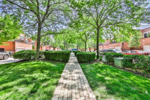 253 Goethe St, Chicago IL 60610-1803 exterior