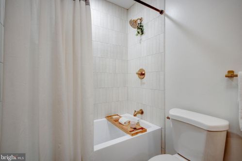 1025 51st St, Philadelphia PA  19143-4213 exterior